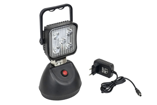 Фара светодиодная универсальная на магните15W 12V