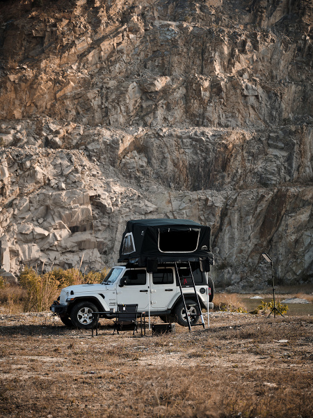 2 Палатка на крышу автомобиля Wild Land Voyager 250 Pro