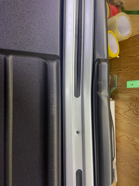 Бокс автомобильный на крышу Pentair COBRA 390L черный глянец, двусторонний (уценка)