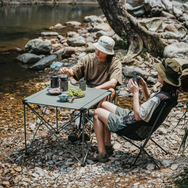 Стол туристический Naturehike Yamami L03 алюминиевый, 69,5х69,5х56 см, складной, титаниум