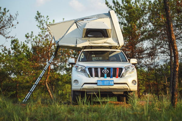 Палатка на крышу автомобиля РИФ Hard RT03-165W, корпус белый, тент серый